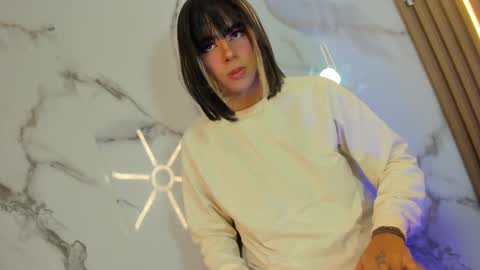 Tiffany online show from February 2025 02:09:02 AM