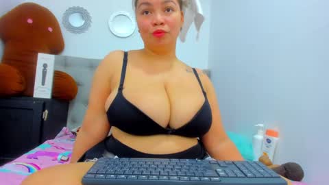 tiffany  online show from February 2025 12:06:01 PM