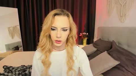 Snapshot of tiffany_king chatting on March 2026 08:25:01 PM Tiffany online show from March 2026 08:25:01 PM