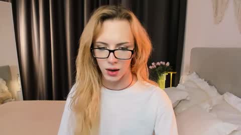 Snapshot of tiffany_king chatting on March 2026 03:37:02 PM Tiffany online show from March 2026 03:37:02 PM