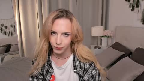 Snapshot of tiffany_king chatting on April 2026 08:17:01 PM Tiffany online show from April 2026 08:17:01 PM