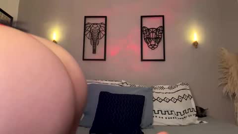  CAMI VELEZ camivelezz   online show from April 2026 10:05:02 PM