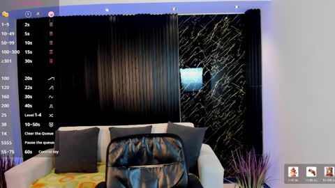 Snapshot of tiffanyhoustton chatting on April 2026 12:50:02 PM tiffanyhoustton online show from April 2026 12:50:02 PM