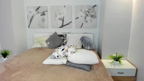 Tiffany online show from January 2025 06:34:02 PM