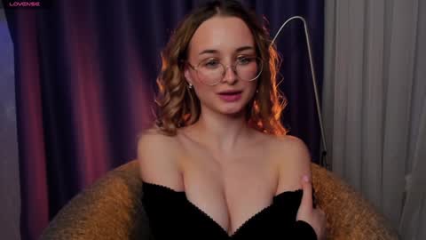 Tiffany online show from February 2025 06:08:02 PM