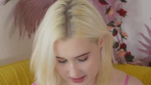 tiffanyjons online show from October 2025 05:33:02 PM