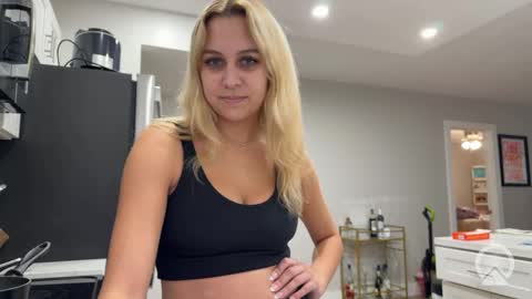 Tiffstreatsxoxo online show from October 2025 05:33:01 PM