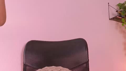 Tiffany  online show from November 2025 07:37:01 PM