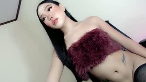 Snapshot of tight_sabrina chatting on May 2026 07:52:02 PM tight_sabrina online show from May 2026 07:52:02 PM