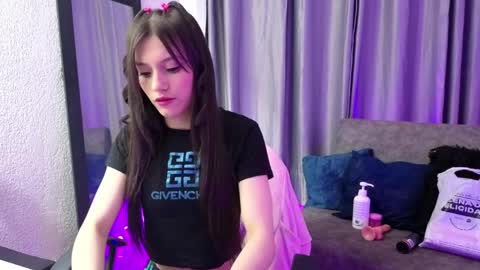 tiinajonus_ online show from April 2026 03:59:02 AM