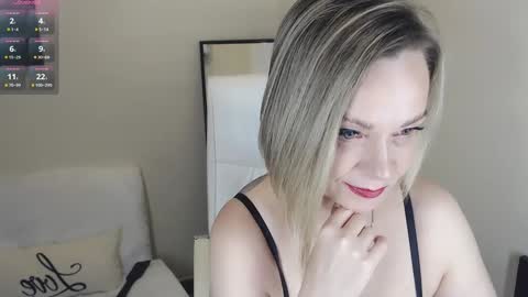 Snapshot of tilly_eliot chatting on December 2024 04:25:01 PM Tilly online show from December 2024 04:25:01 PM