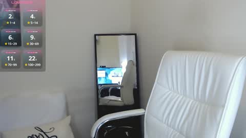 Snapshot of tilly_eliot chatting on January 2025 03:57:01 PM Tilly online show from January 2025 03:57:01 PM