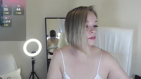 Snapshot of tilly_eliot chatting on January 2025 02:07:01 PM Tilly online show from January 2025 02:07:01 PM