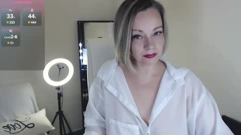 Snapshot of tilly_eliot chatting on February 2025 04:46:02 PM Tilly online show from February 2025 04:46:02 PM