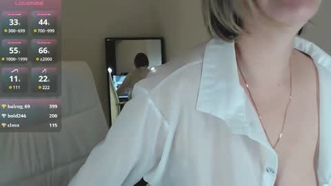 Snapshot of tilly_eliot chatting on February 2025 02:06:01 AM Tilly online show from February 2025 02:06:01 AM