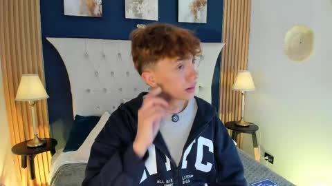 Snapshot of timothy_ross chatting on May 2026 05:25:01 AM Timothy 21 years old online show from May 2026 05:25:01 AM