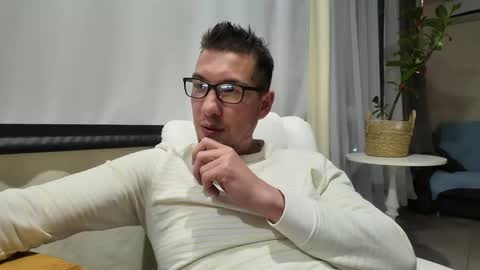 Fillipp Moris online show from April 2026 08:00:02 PM