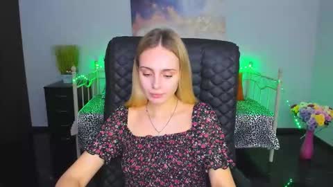 Snapshot of tina_jonesi chatting on November 2025 01:56:02 PM Tina online show from November 2025 01:56:02 PM