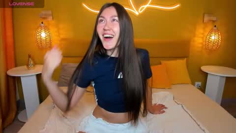 Tina  online show from September 2025 01:38:02 AM