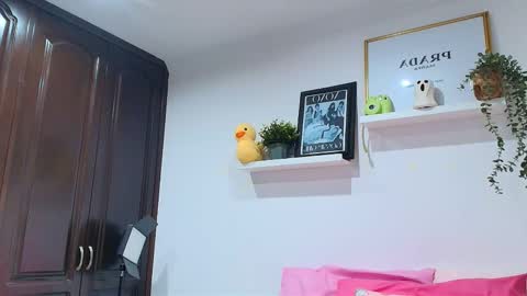 Tina Wild online show from November 2025 12:49:02 PM