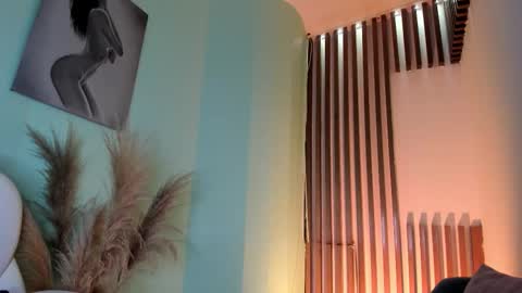 Tina  online show from November 2025 04:38:01 AM