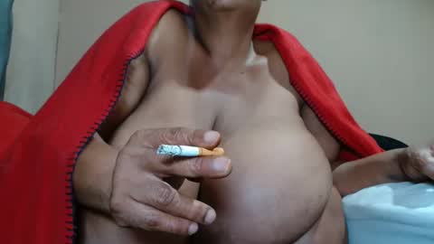 tinagiant online show from November 2025 08:55:01 PM