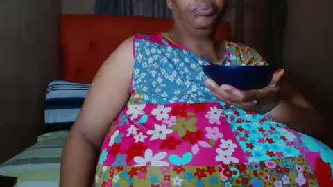 Snapshot of tinagiant chatting on April 2026 08:09:02 AM tinagiant online show from April 2026 08:09:02 AM