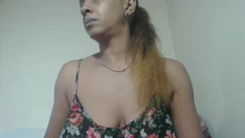 Snapshot of tinaxxxpetitexoxo chatting on March 2025 12:34:01 PM Tina online show from March 2025 12:34:01 PM