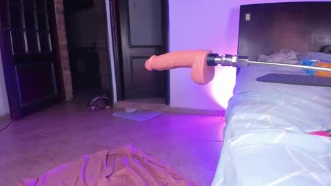 Snapshot of tinixmorgan chatting on October 2025 05:28:01 AM tinixmorgan online show from October 2025 05:28:01 AM