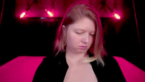 TinkerrBelll online show from October 2025 07:20:02 PM