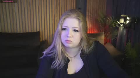 TinkerrBelll online show from May 2026 07:11:01 PM