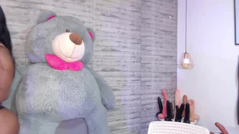 Snapshot of tinna__hottie chatting on May 2026 04:15:02 PM Tinna Goddess online show from May 2026 04:15:02 PM