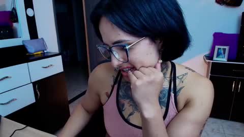 I AM BELLA  ----------- follow my  IG  TINNS 69 online show from January 2025 05:40:02 AM