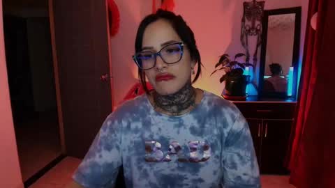 I AM BELLA  ----------- follow my  IG  TINNS 69 online show from October 2025 12:53:01 AM
