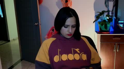 I AM BELLA  ----------- follow my  IG  TINNS 69 online show from October 2025 12:47:01 AM