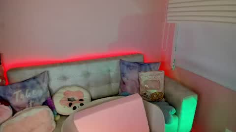 tiny_cora online show from July 2026 03:38:02 PM