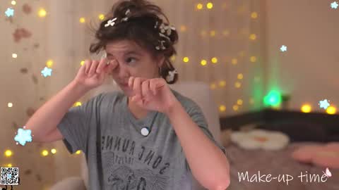 Snapshot of tiny_miracle chatting on February 2025 01:50:01 PM Lyssa online show from February 2025 01:50:01 PM