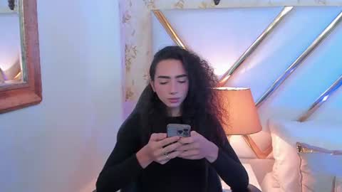 Snapshot of tiny_thomm chatting on July 2026 06:04:01 PM Thomm Independent Model online show from July 2026 06:04:01 PM