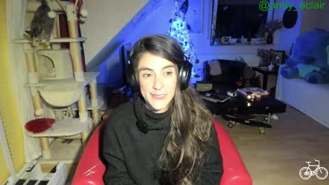 Tiny online show from December 2025 12:07:01 AM