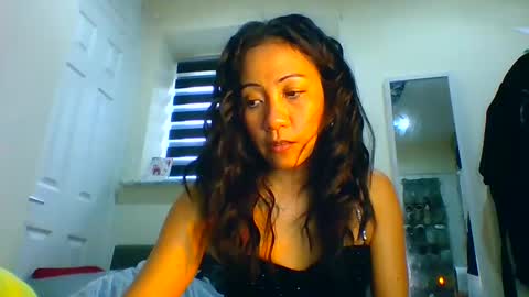 Snapshot of tinyasian911718 chatting on February 2025 01:16:02 PM Tinyasian911718 sweetinyasian instagram online show from February 2025 01:16:02 PM