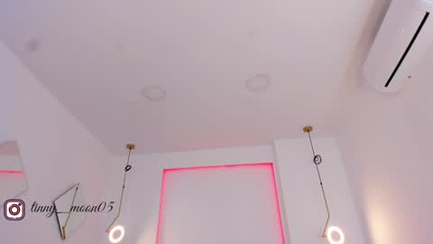 Luna  online show from February 2025 02:02:01 PM