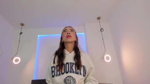 Luna  online show from February 2025 10:37:02 AM