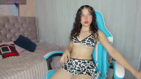 tinysophi online show from October 2025 01:57:01 AM