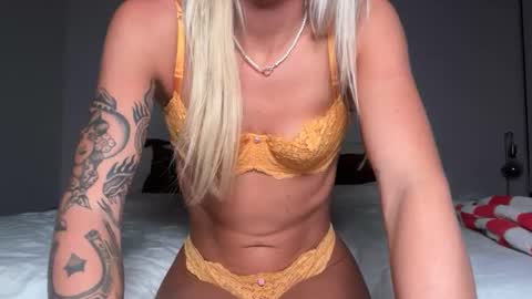 Snapshot of tinytayy chatting on June 2026 04:30:02 AM tinytayy online show from June 2026 04:30:02 AM