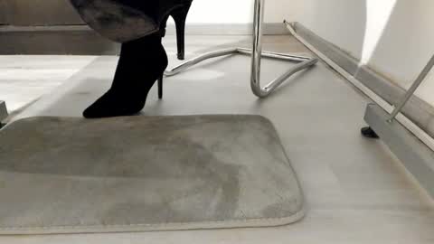 Anna online show from January 2025 02:41:02 PM