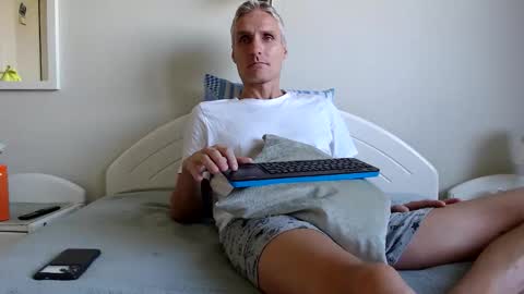 Snapshot of toffmen chatting on September 2025 06:30:02 AM Daniel Bisexual uncut 20cm online show from September 2025 06:30:02 AM