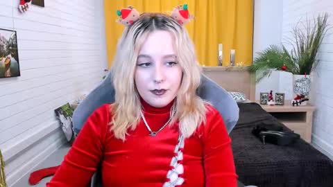 Tolli Moll online show from December 2024 08:15:02 AM