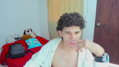 Tom Blue online show from September 2025 12:29:01 PM