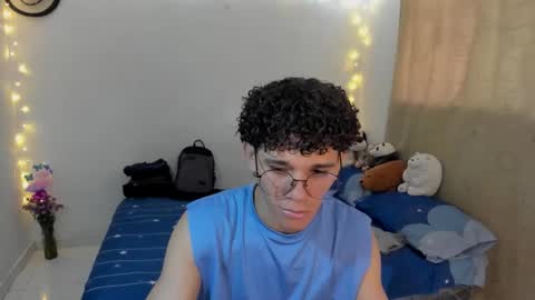 Tom Blue online show from November 2025 02:17:01 PM