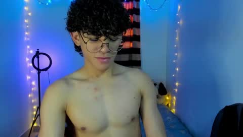 Tom Blue online show from April 2026 02:22:01 PM